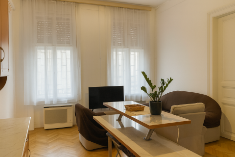 Eladó Lakás 1066 Budapest 6. kerület , Jókai utca