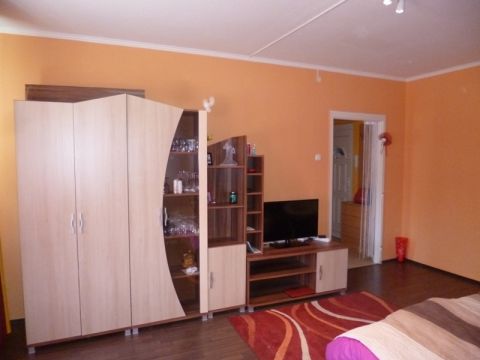 Kiadó Lakás 6000 Kecskemét 