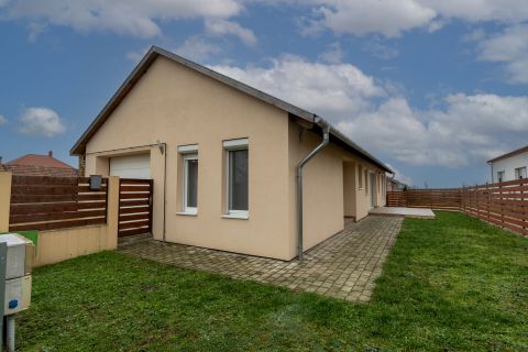 Eladó Ház 8142 Úrhida 