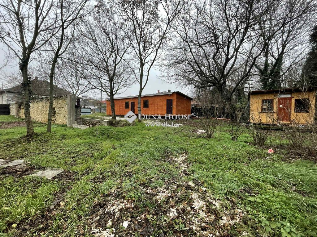 8105 Pétfürdő , Csónakázó tó mellett — 1/13