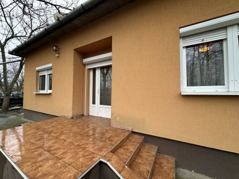 Eladó Ház 5475 Csépa , Csépa csendes utcájában szép állapotú ház eladó