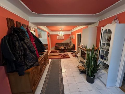 Eladó Ház 2424 Előszállás , Előszállás frekventált helyén