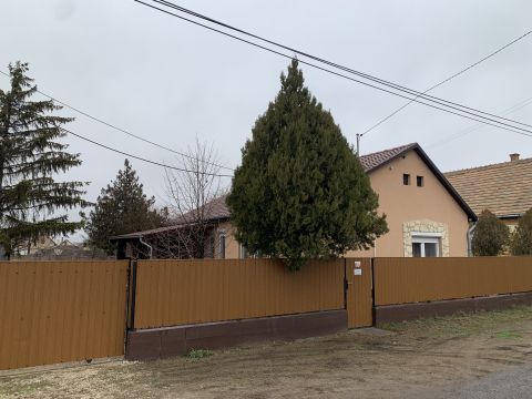 Eladó Ház 2381 Táborfalva Vasútállomás közelében