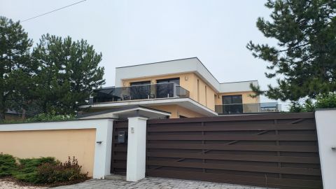 Eladó Ház 2030 Érd , Fuvaros közelében a Fenyvesben