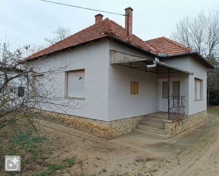 Eladó Ház 6640 Csongrád Családi ház + melléképületek belterület határán