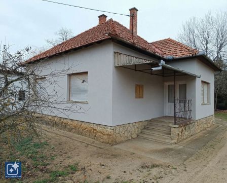 Eladó Ház 6640 Csongrád Családi ház + melléképületek belterület határán