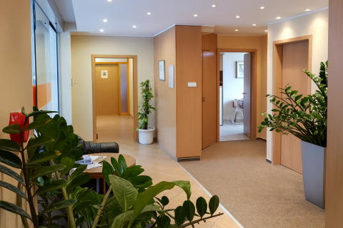 Eladó Iroda 6000 Kecskemét , Korszerű irodaház Széchenyivárosban - 485m2