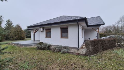 Eladó Ház 6000 Kecskemét , Nappali+3 szobás 137nm-es, garázsos családiház 3422nm telken