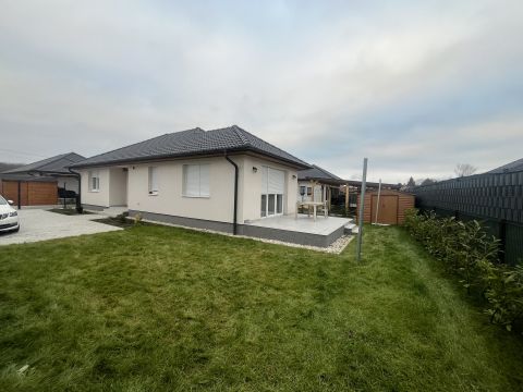 Eladó Ház 9121 Győrszemere József Attila utca