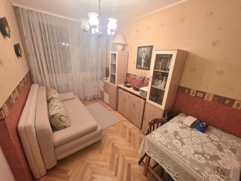 Eladó Lakás 1046 Budapest 4. kerület 1046 Budapest 4. kerület - Izzó lakótelep!