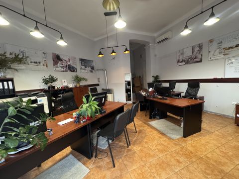 Kiadó Üzlethelyiség 1113 Budapest 11. kerület 