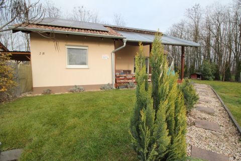 Eladó Ház 6000 Kecskemét , 2018-ban épült,napelemmel felszerelt családi ház!