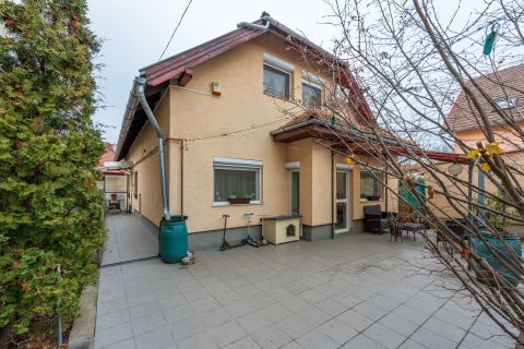 Eladó Ház 1213 Budapest 21. kerület 