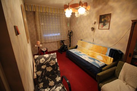 Eladó Lakás 2750 Nagykőrös Felújítandó lakás nagyon jó áron!