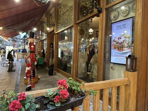 Eladó Lakás 1056 Budapest 5. kerület , SÉTÁLÓUTCÁBAN ALAKÍTHATÓ, CSENDES LAKÁS