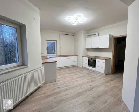 Eladó Ház 7634 Pécs , Panorámás ház Ürögi városrészben. 