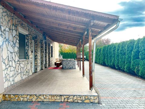 Eladó Ház 8600 Siófok Sóstói városrészben 10 perc sétatávolságra a Balatonpattól