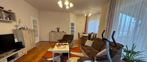 Eladó Ház 4031 Debrecen Postakertben nappali + 4 szobás családi ház ELADÓ!