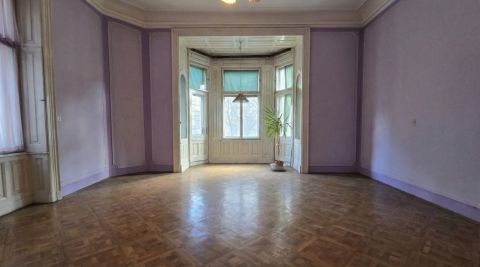 Eladó Lakás 1085 Budapest 8. kerület , Palotanegyed - Dupla Erkély - gyönyörő ház - 4m belmagasság