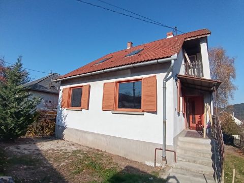 Eladó Ház 2526 Epöl 