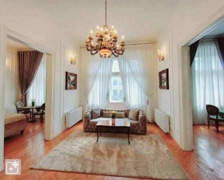 Eladó Lakás 1053 Budapest 5. kerület , Astoriánál, erkélyes, magas emeleti, négy szobás, felújított