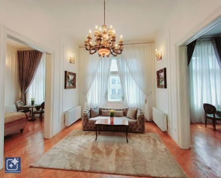 Eladó Lakás 1053 Budapest 5. kerület , Astoriánál, erkélyes, magas emeleti, négy szobás, felújított