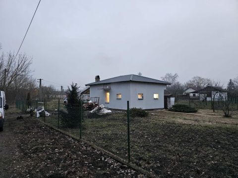 Eladó Ház 2711 Tápiószentmárton 