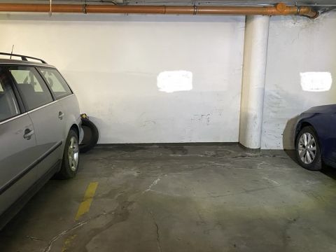 Kiadó Parkoló 9400 Sopron , Paprétnél mélygarázs parkolóhely kiafó!