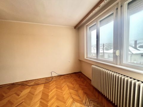 Eladó Lakás 8200 Veszprém , Balaton utca