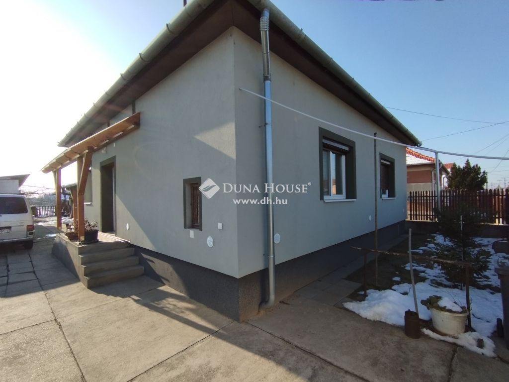 6758 Röszke , Röszke központhz közel — 1/31