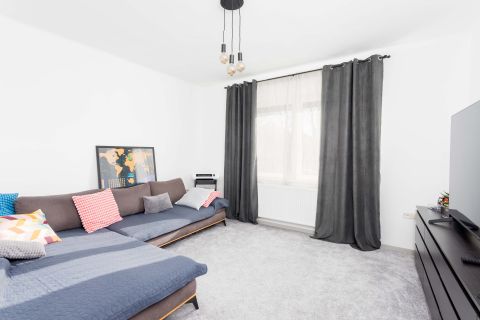 Eladó Ház 9221 Levél Levél Benzinkút