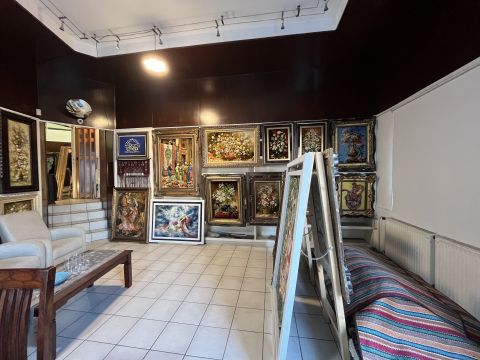 Eladó Üzlethelyiség 1091 Budapest 9. kerület Ferencvárosban frekventált, sarki üzlethelyiség eladó