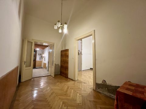 Eladó Lakás 1081 Budapest 8. kerület 