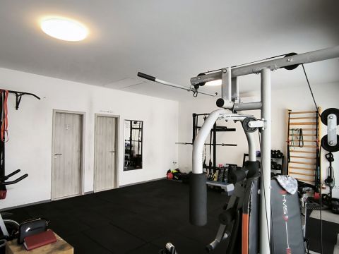 Eladó Üzlethelyiség 9011 Győr Győrszentivánon 50m2-es üzlethelyiség eladó!