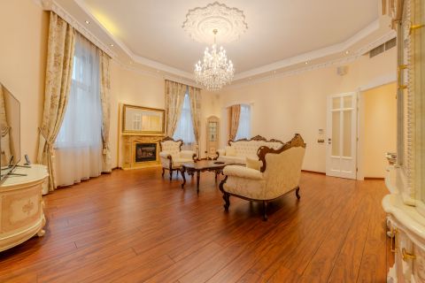 Eladó Lakás 1053 Budapest 5. kerület , NAGYPOLGÁRI ÉLETÉRZÉS PATINÁS KÖRNYEZETBEN