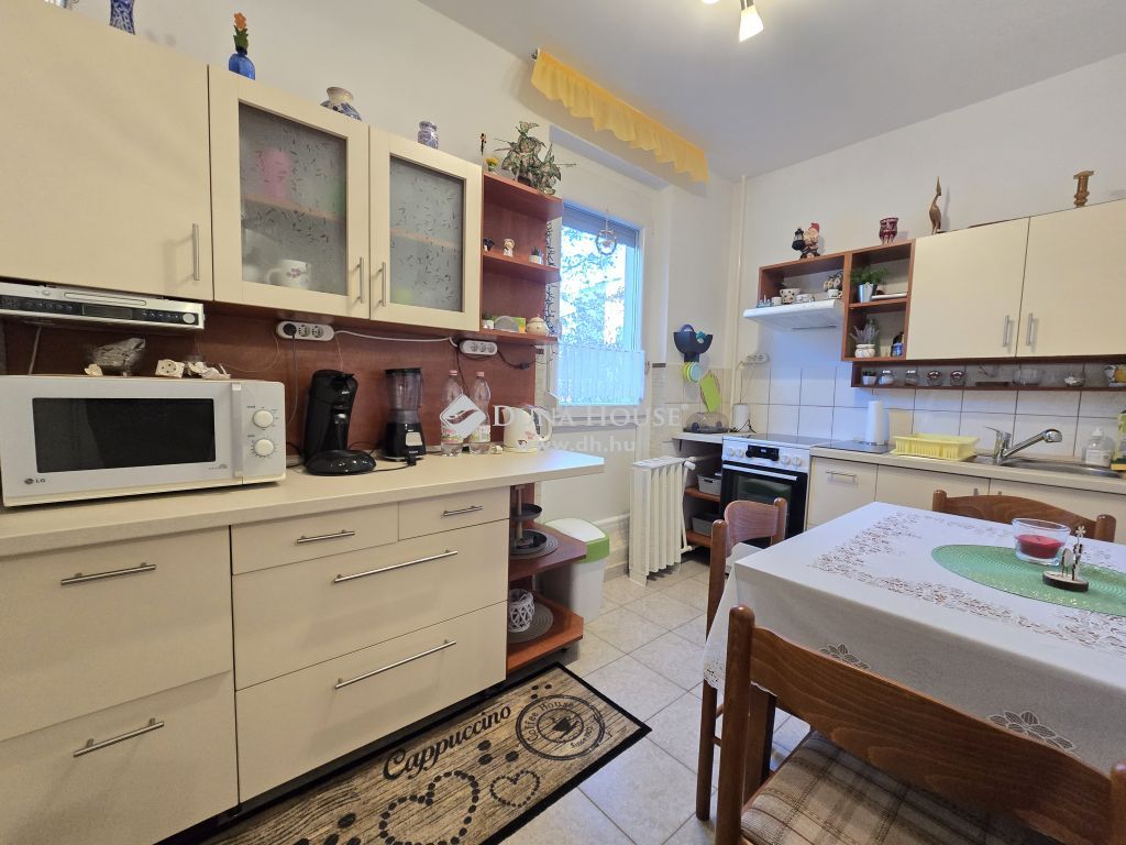 7632 Pécs — 1/17