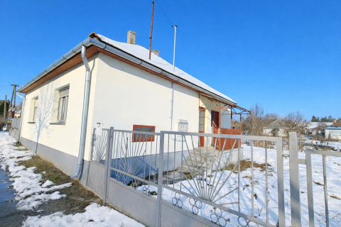 Eladó Ház 7213 Szakcs 