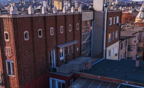 Eladó Lakás 1075 Budapest 7. kerület , Nagy teraszos lakás a Madách téren