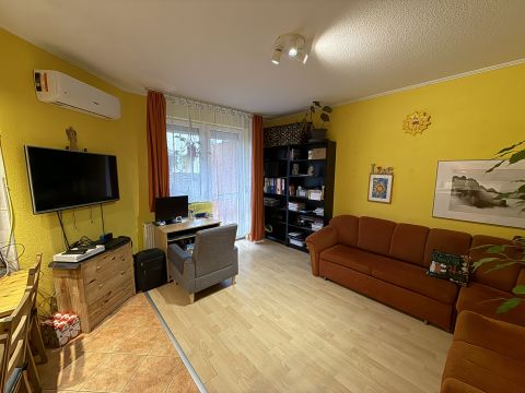 Eladó Lakás 1174 Budapest 17. kerület Helikopter lakóparkban két hálószobás lakás