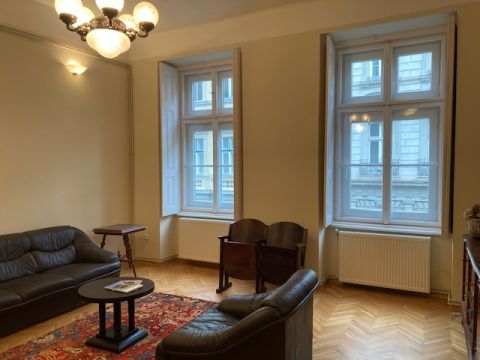 Eladó Lakás 1065 Budapest 6. kerület 