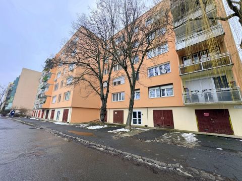 Eladó Lakás 2100 Gödöllő 