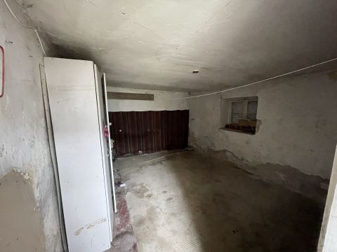 Eladó Ház 2750 Nagykőrös Belvárosi telek bontandó épülettel