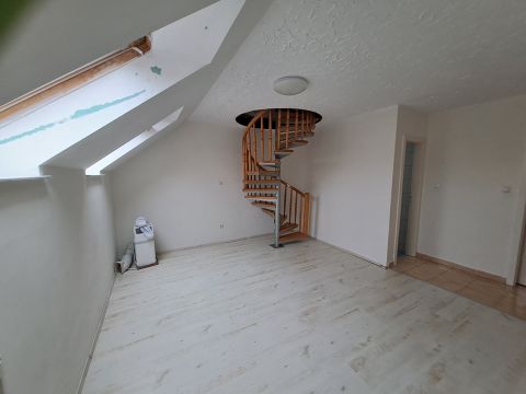 Kiadó Lakás 9700 Szombathely , Oladi lakótelep