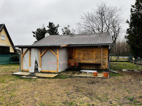 Eladó Ház 2711 Tápiószentmárton Azonnal birtokba vehető, könnyűszerkezetes házikó!