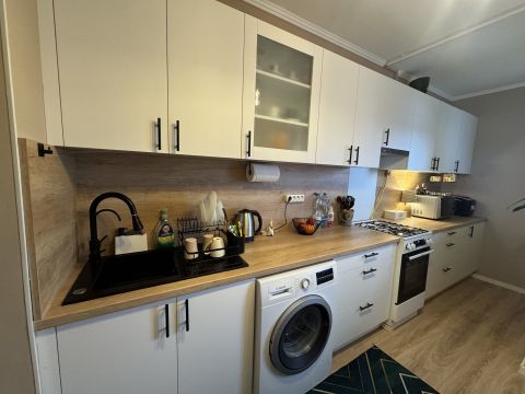 Eladó Lakás 3200 Gyöngyös Mátrai úti magas emeleti erkélyes felújított panorámás lakás