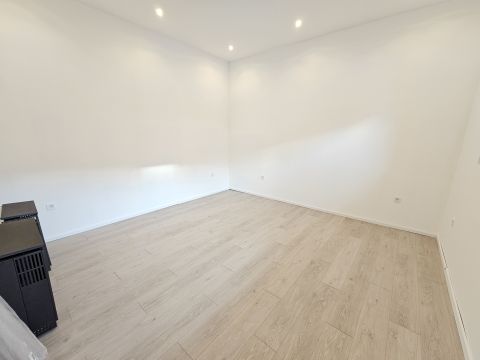 Eladó Lakás 1239 Budapest 23. kerület Bővíthető, kert, tároló, két szoba, felújított, társasházi!