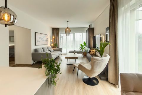 Eladó Lakás 2045 Törökbálint Tükörhegyen-panorámás, kertes luxuslakás, 4 szobával, 2 gk 