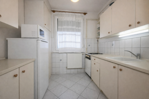 Eladó Lakás 1186 Budapest 18. kerület , Gloriett-lakótelepen 3. emeleti lakás