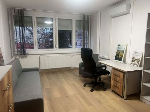 Kiadó Lakás 1149 Budapest 14. kerület , Pillangó Park 2 METRO közelében