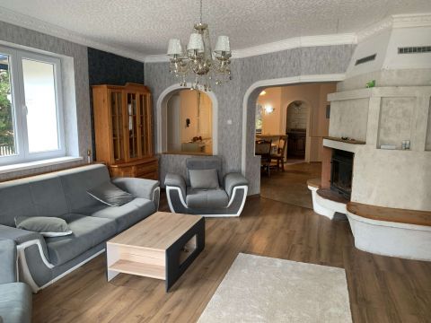 Eladó Ház 2473 Vál Vál központi részéhez közel, mégis csendes utcában